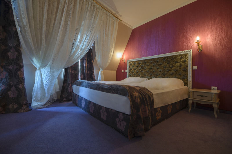 Kristel Hotel Saints Constantine and Helena Exteriör bild