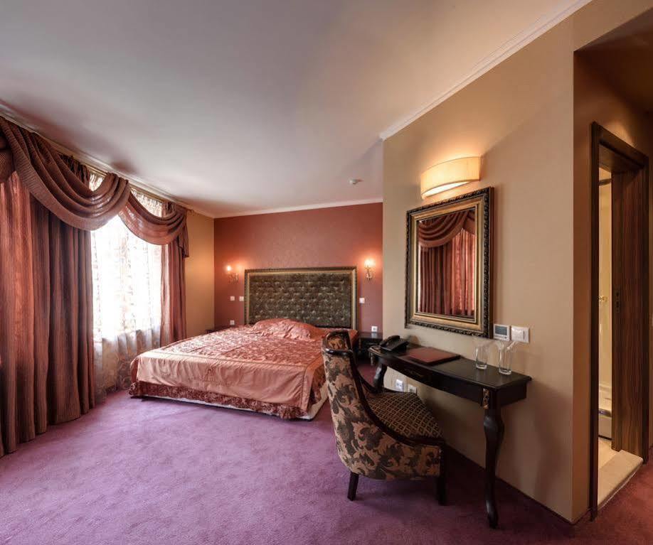 Kristel Hotel Saints Constantine and Helena Exteriör bild
